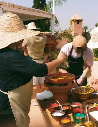 Chef Naima maestra cucina marocchina corso tajine rooftop Riad Vendôme Marrakech
