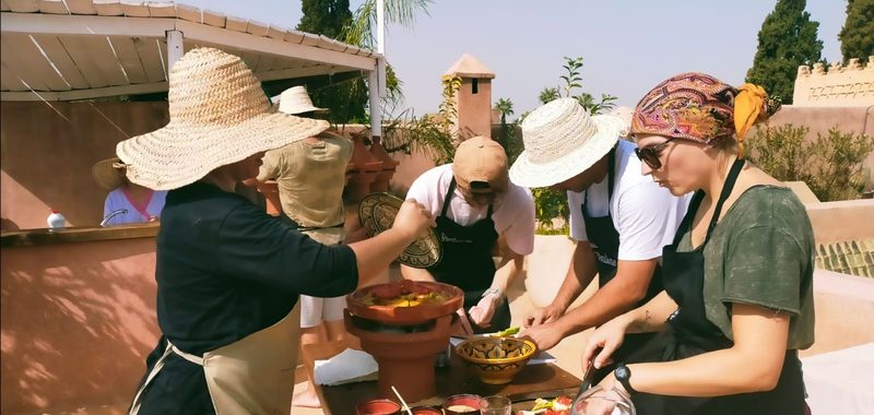 Chef Naima corso cucina gruppo Marrakech, attività ricettivo