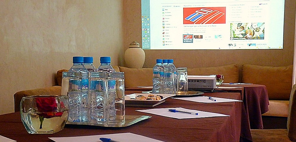 seminario aziendale in un riad privatizzato Marrakech — ambiente conviviale