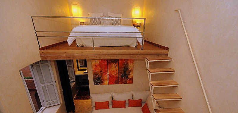 Suite di charme con letto king-size a Marrakech