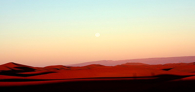 Atardecer sobre el desierto de Zagora, medina de Marrakech